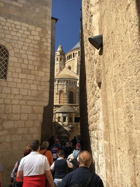 Spaziergang durch die engen Gassen von Jerusalem